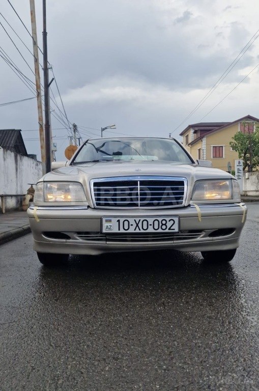 Mercedes C 180