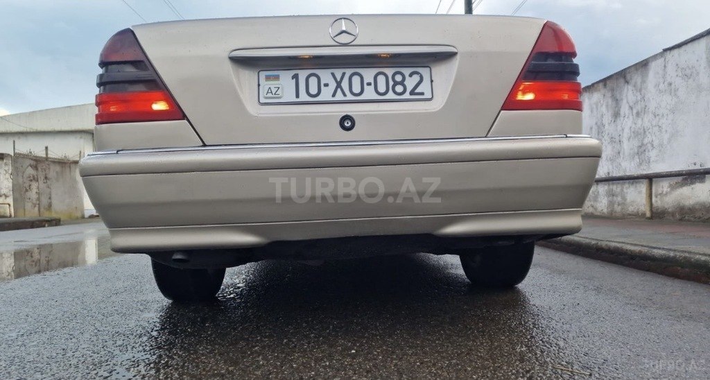 Mercedes C 180