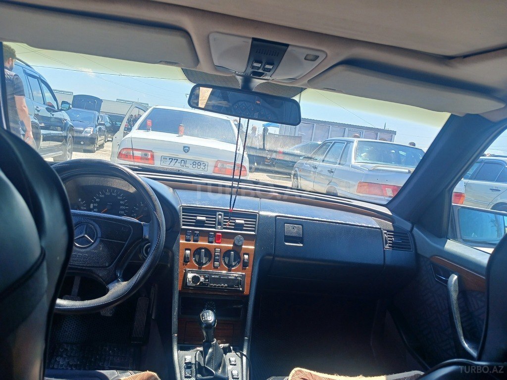 Mercedes C 200