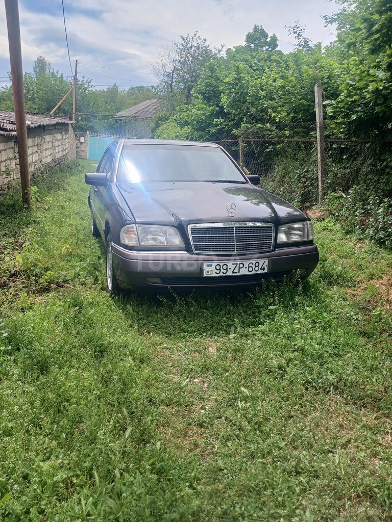 Mercedes C 200