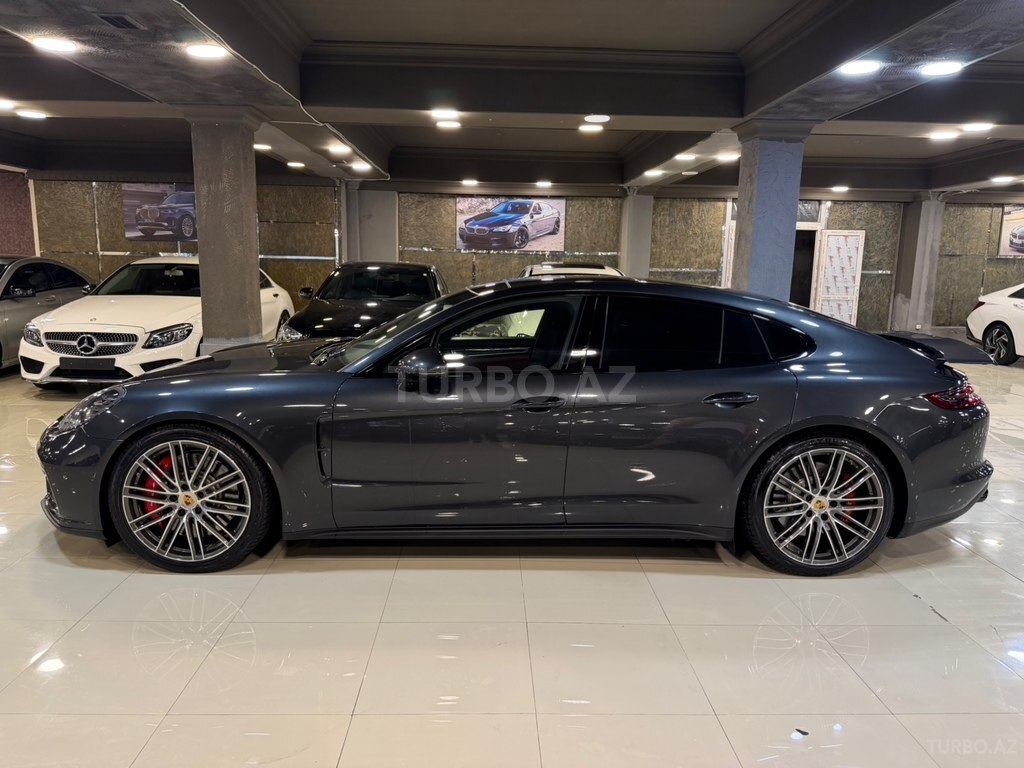 Porsche Panamera Turbo