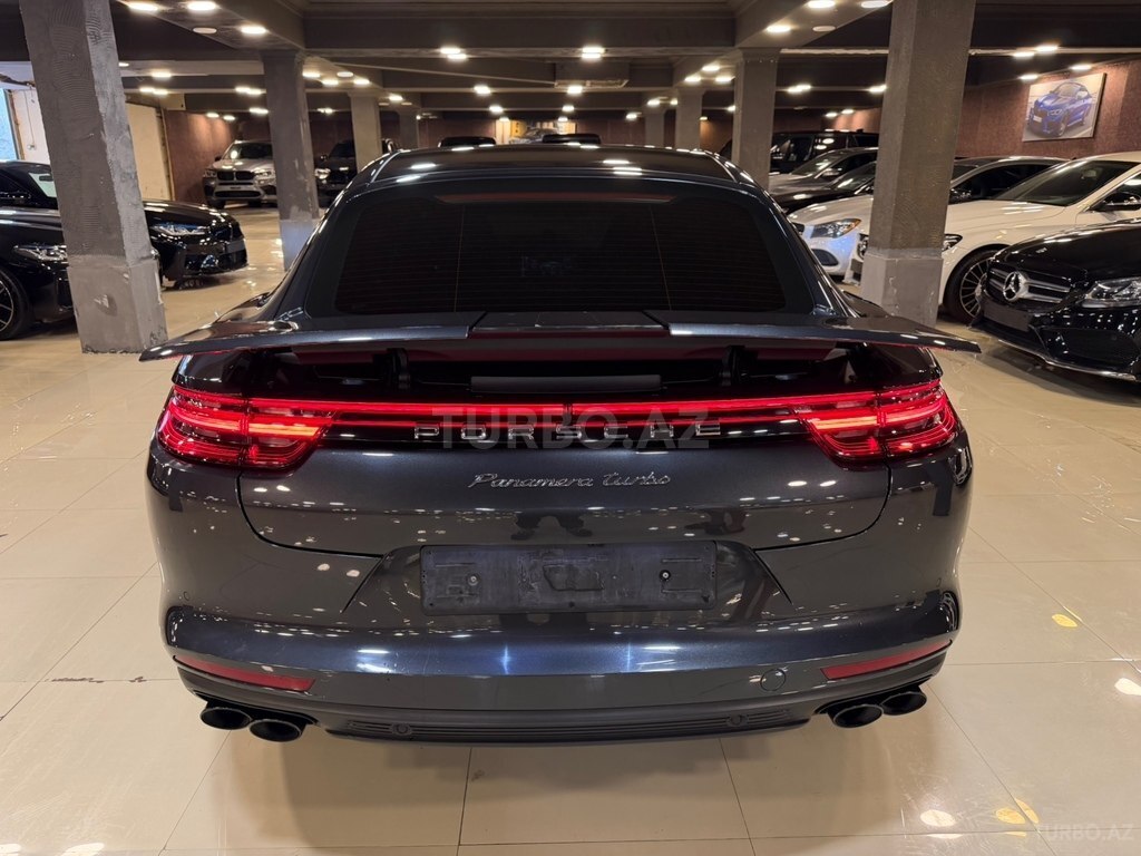 Porsche Panamera Turbo