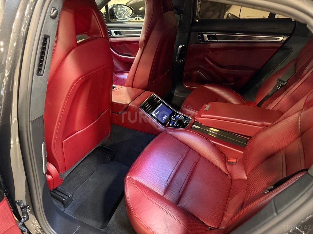 Porsche Panamera Turbo