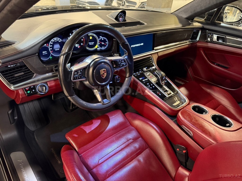 Porsche Panamera Turbo