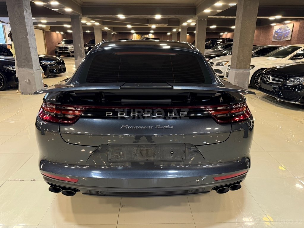 Porsche Panamera Turbo