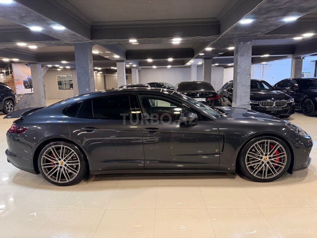 Porsche Panamera Turbo
