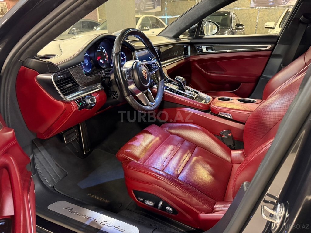 Porsche Panamera Turbo