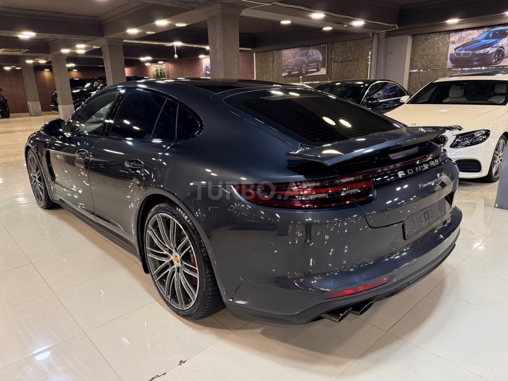Porsche Panamera Turbo
