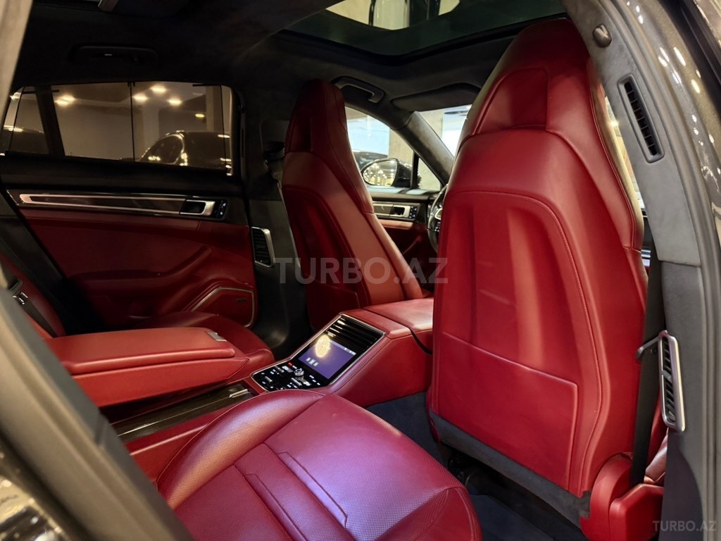 Porsche Panamera Turbo