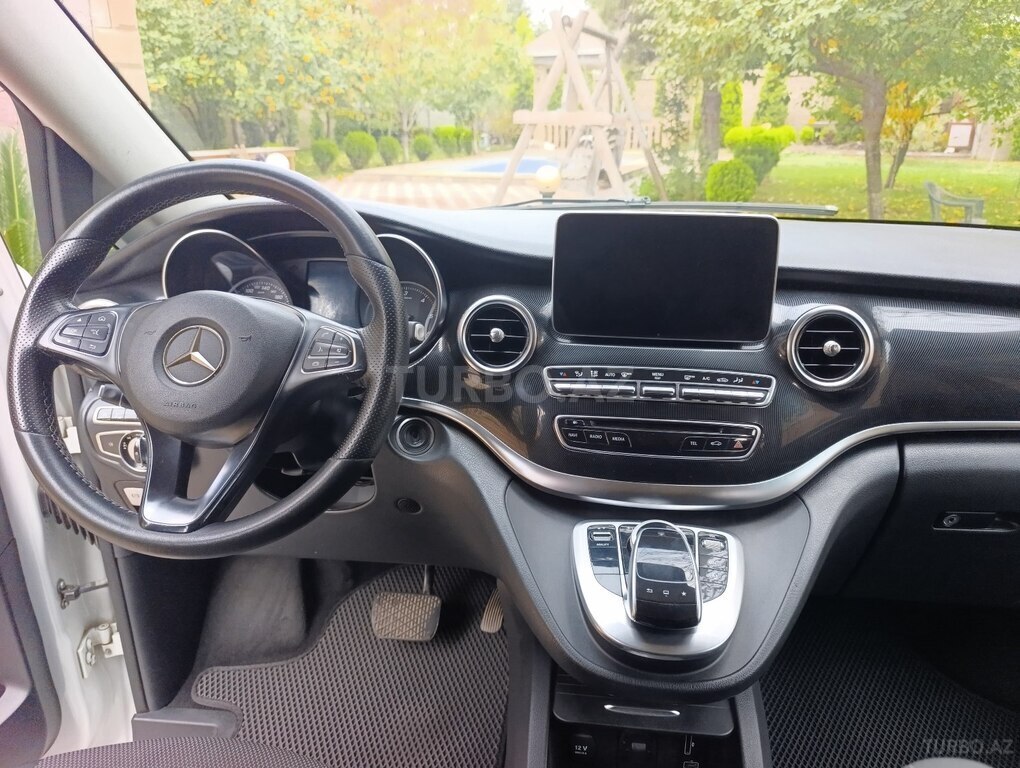 Mercedes V 250