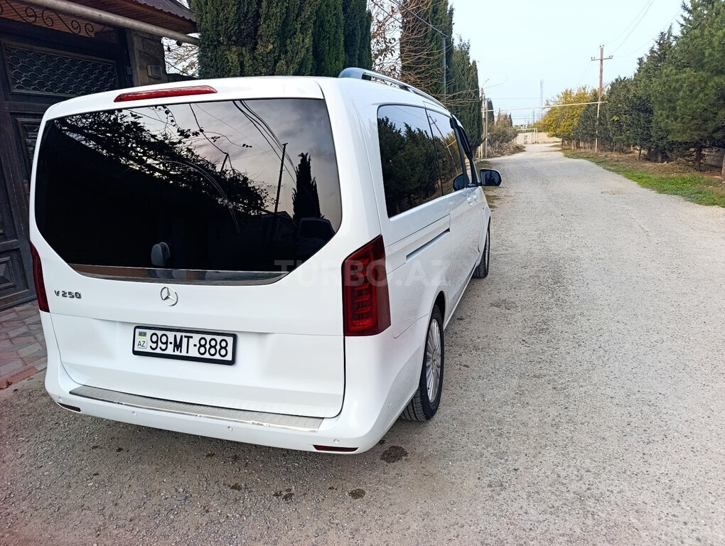 Mercedes V 250