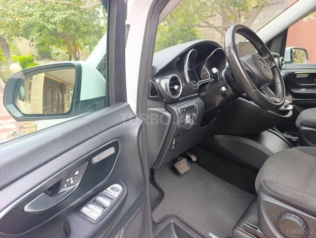 Mercedes V 250