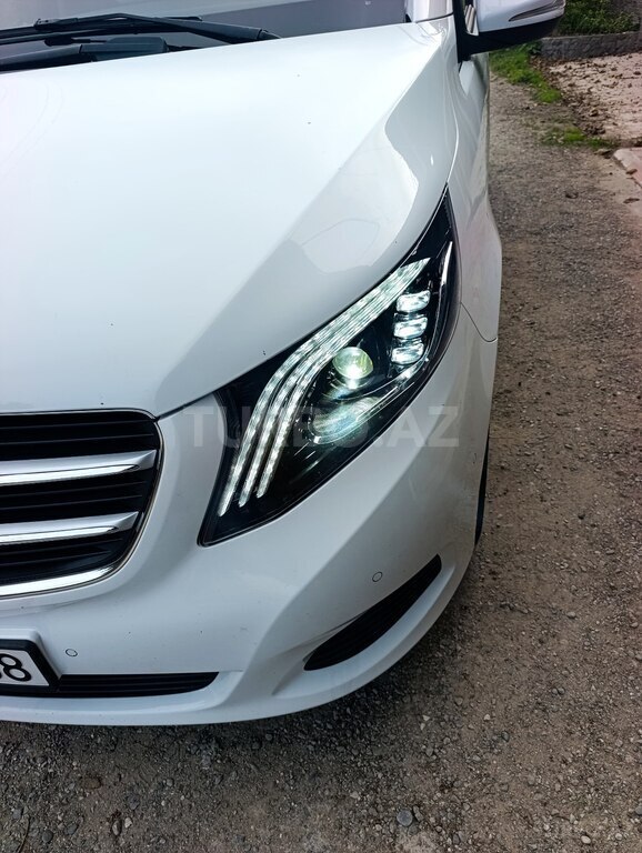 Mercedes V 250