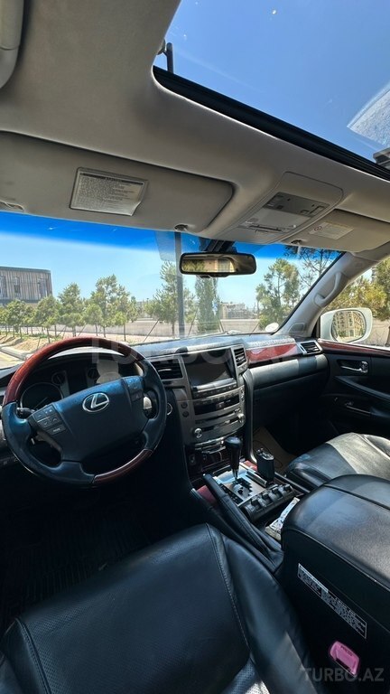 Lexus LX 570