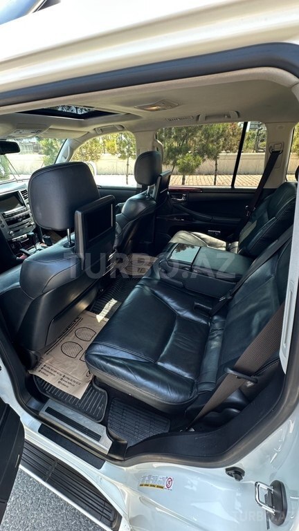 Lexus LX 570