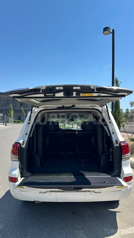 Lexus LX 570
