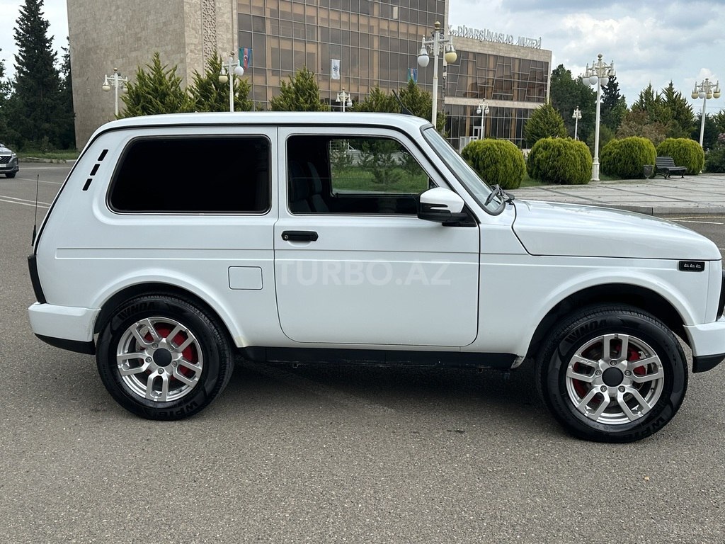 LADA (VAZ) Niva