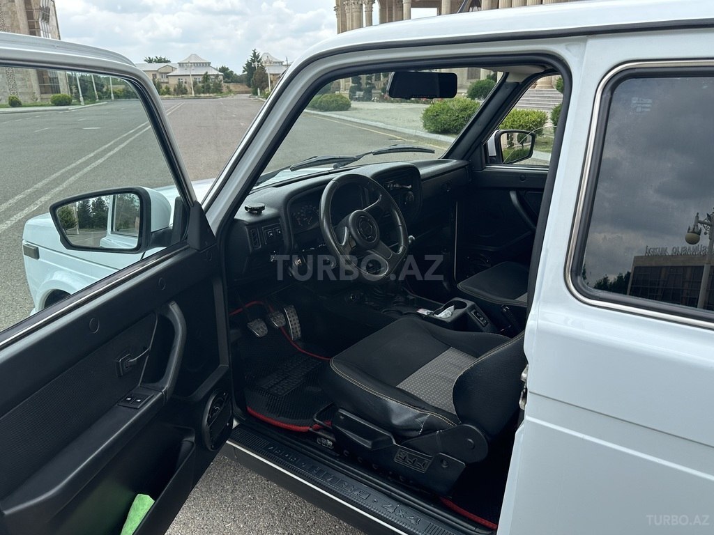LADA (VAZ) Niva