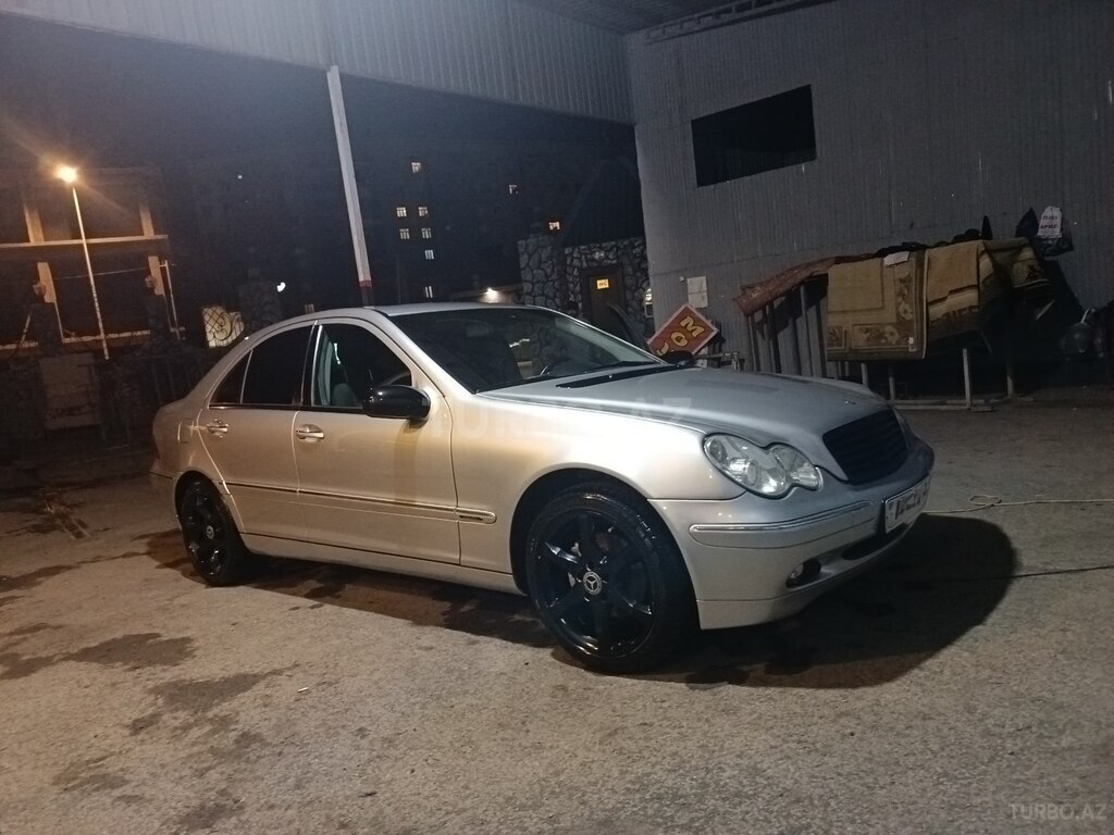 Mercedes C 200