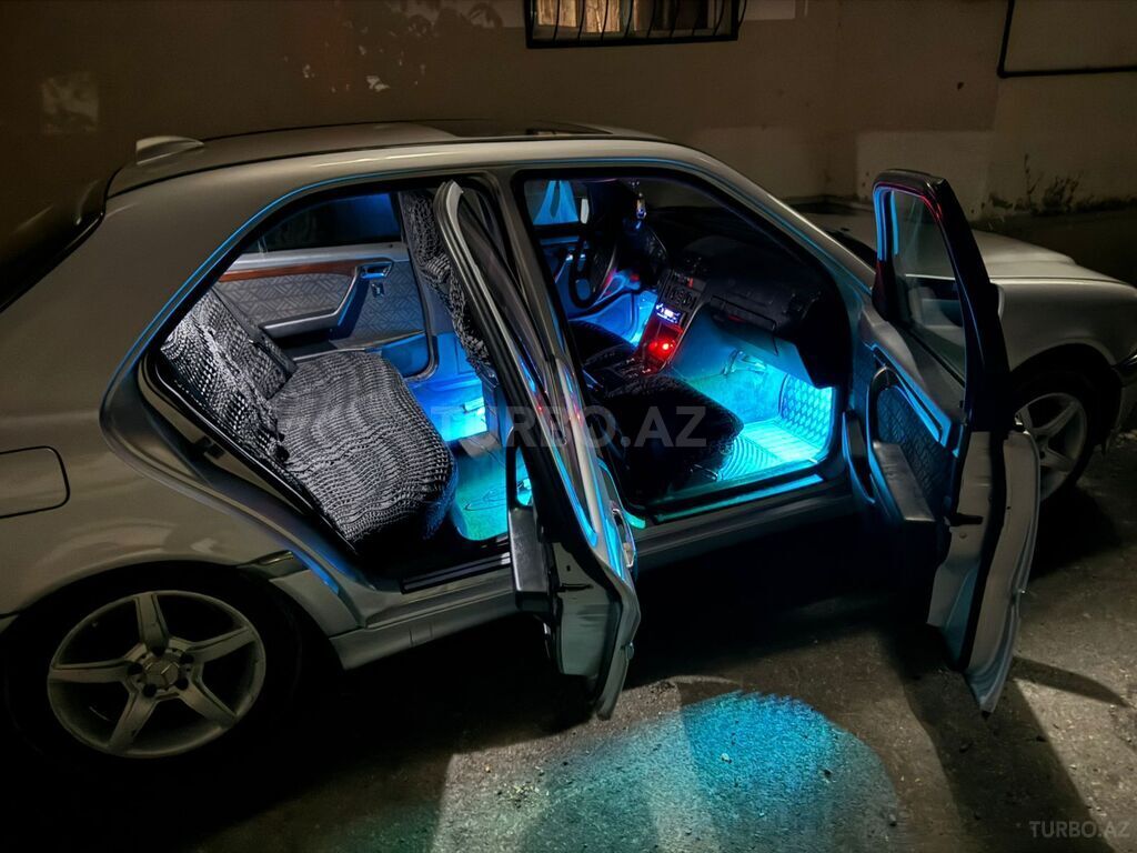 Mercedes C 200