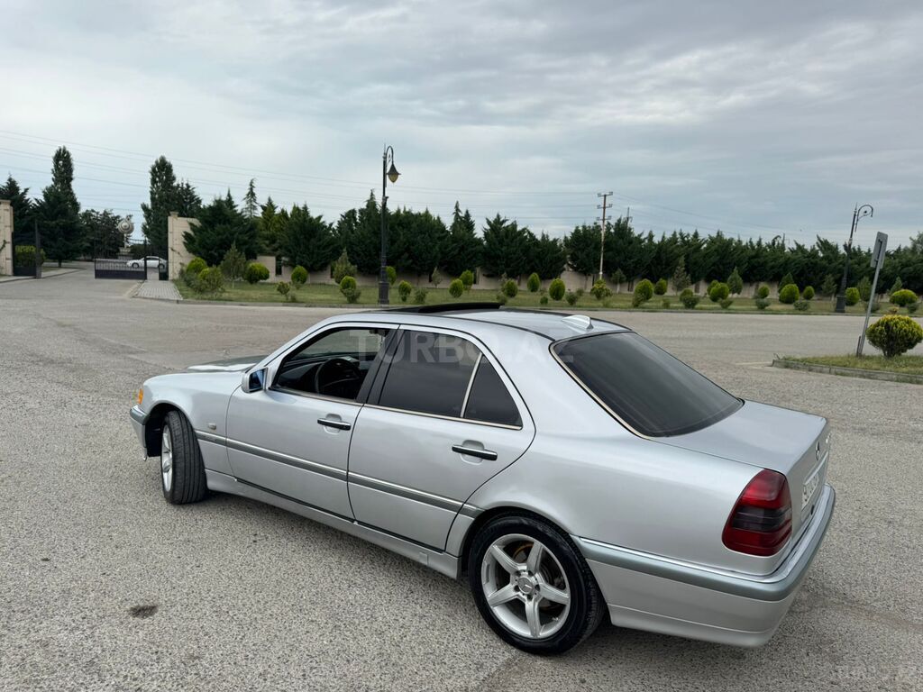 Mercedes C 200