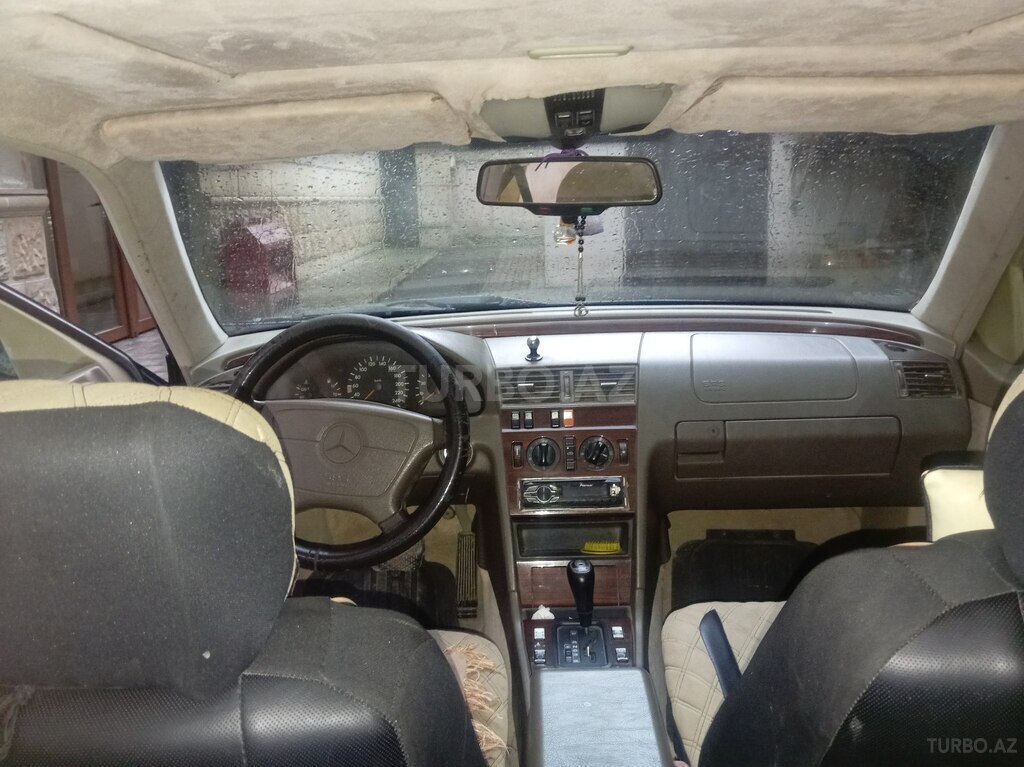 Mercedes C 180