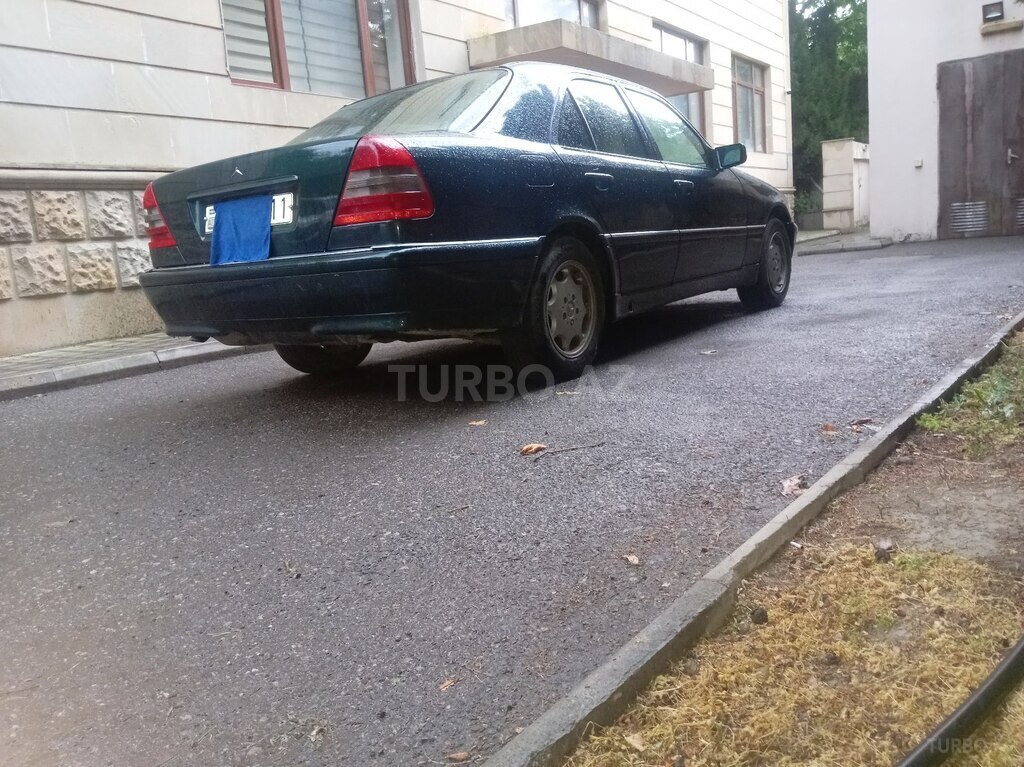 Mercedes C 180