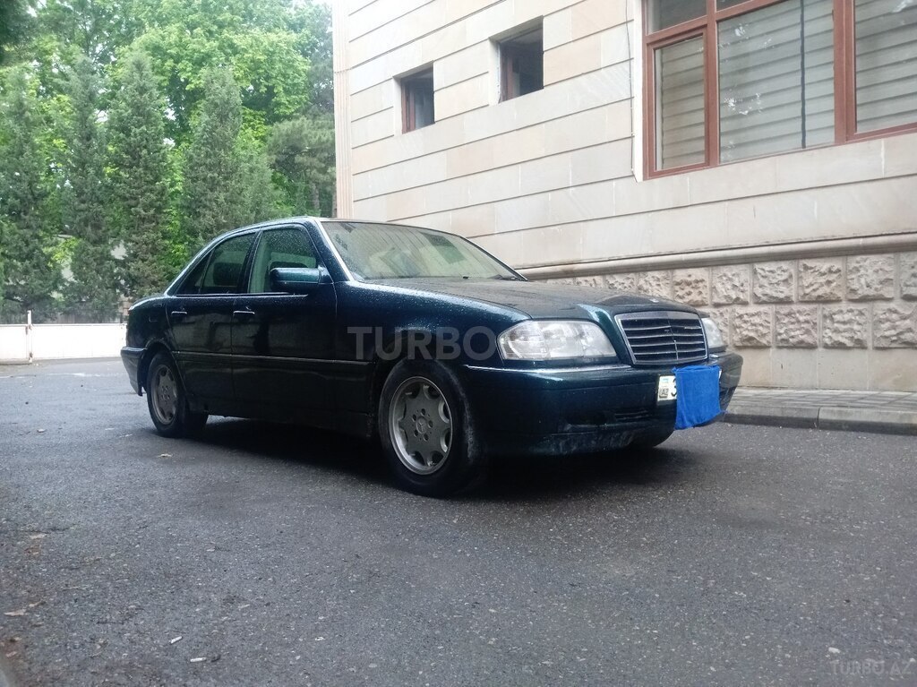Mercedes C 180
