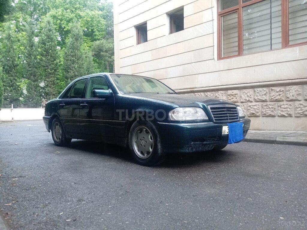 Mercedes C 180