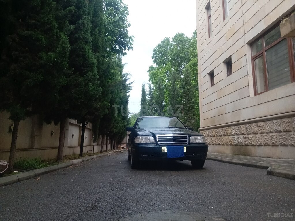 Mercedes C 180