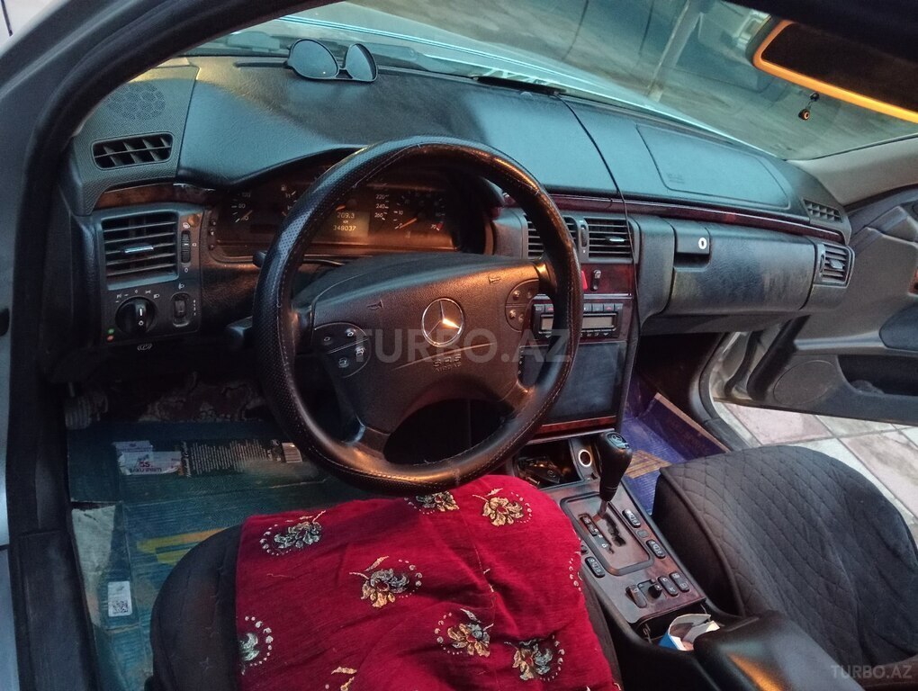 Mercedes C 240