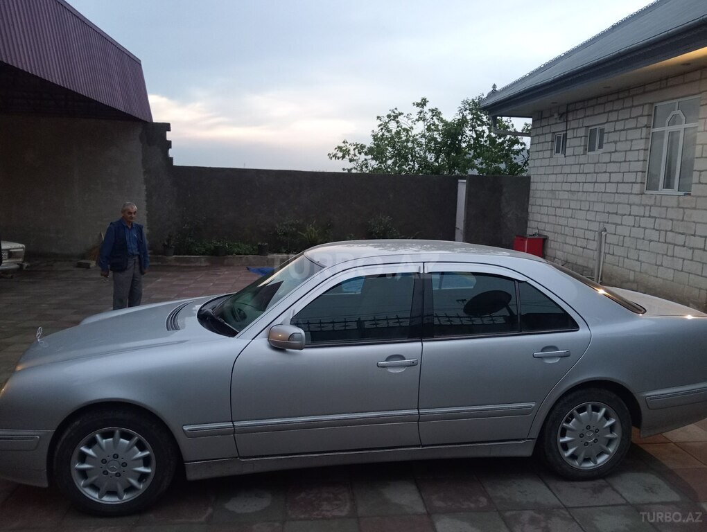 Mercedes C 240