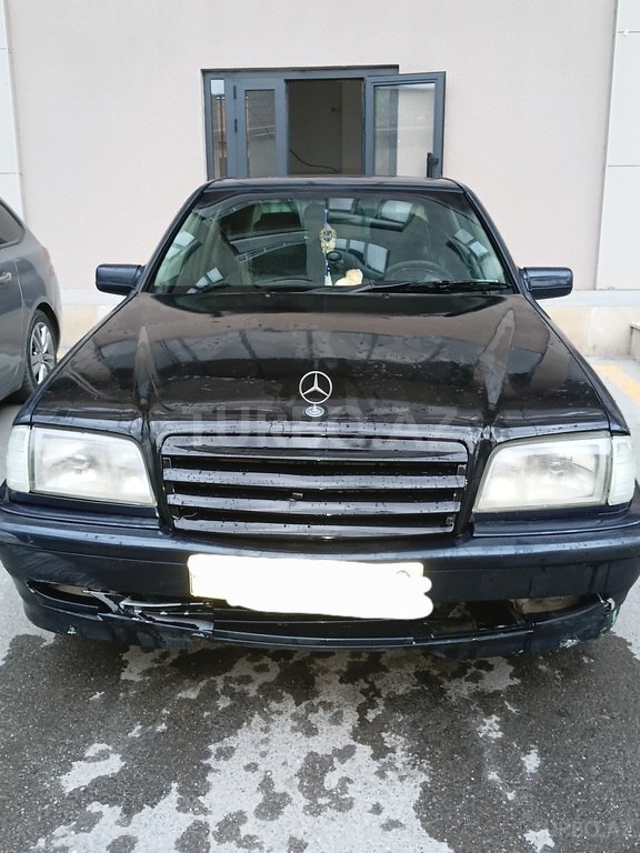 Mercedes C 200
