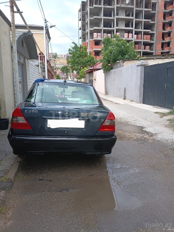 Mercedes C 200