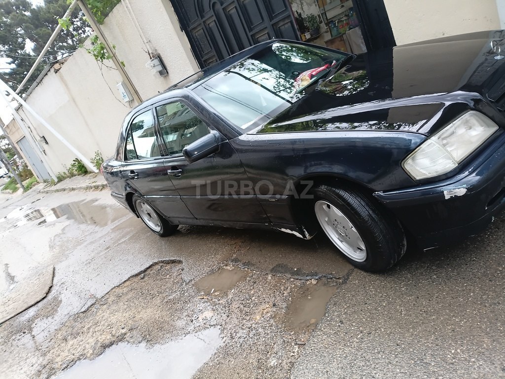 Mercedes C 200