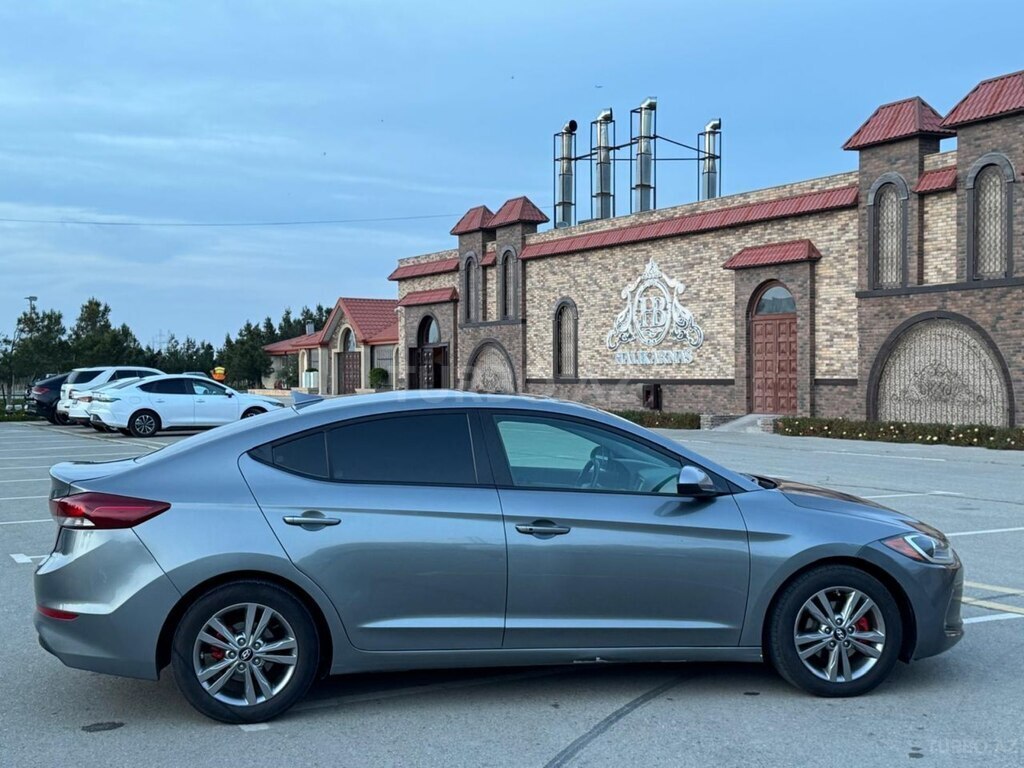 Hyundai Elantra