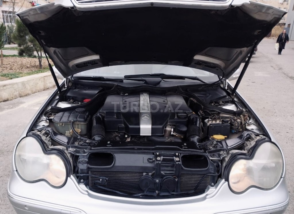 Mercedes C 240