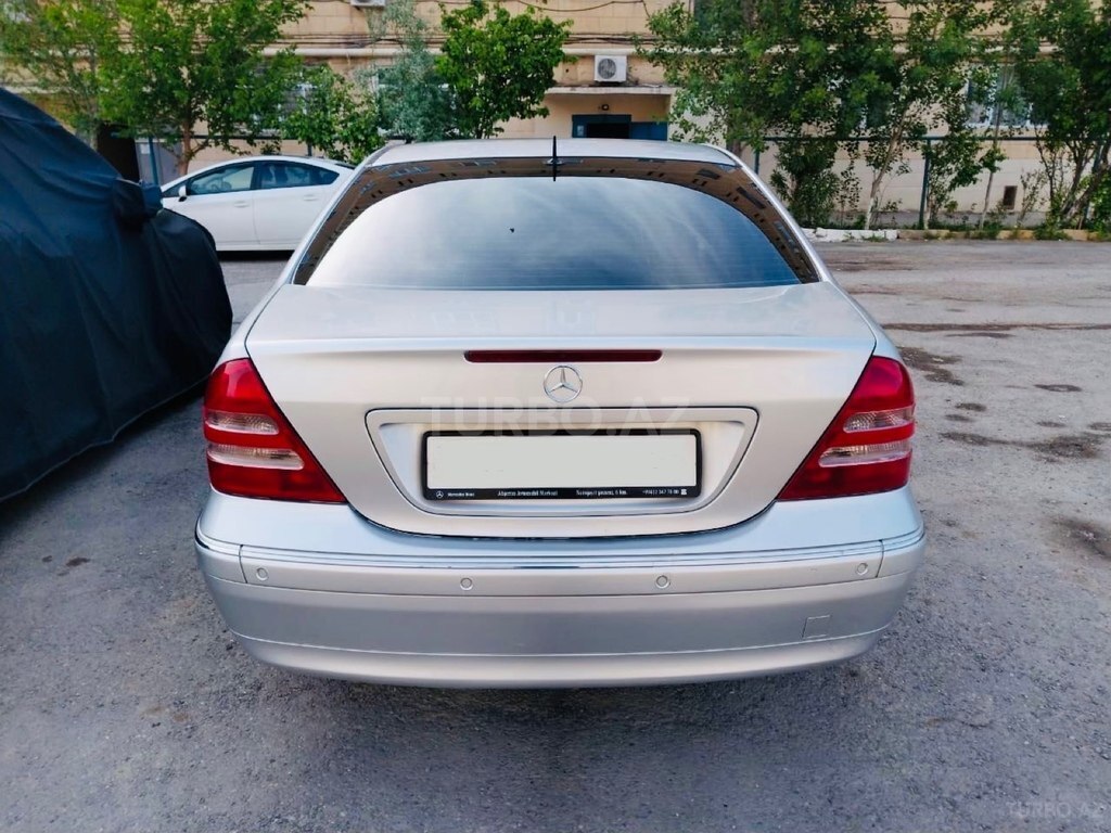 Mercedes C 240
