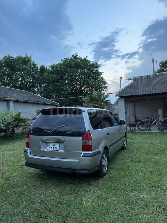 Mitsubishi Chariot Grandis