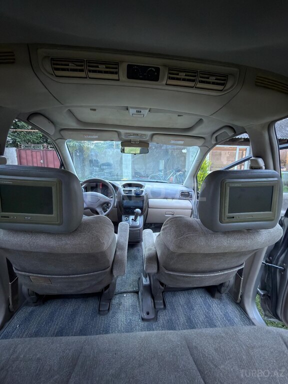 Mitsubishi Chariot Grandis