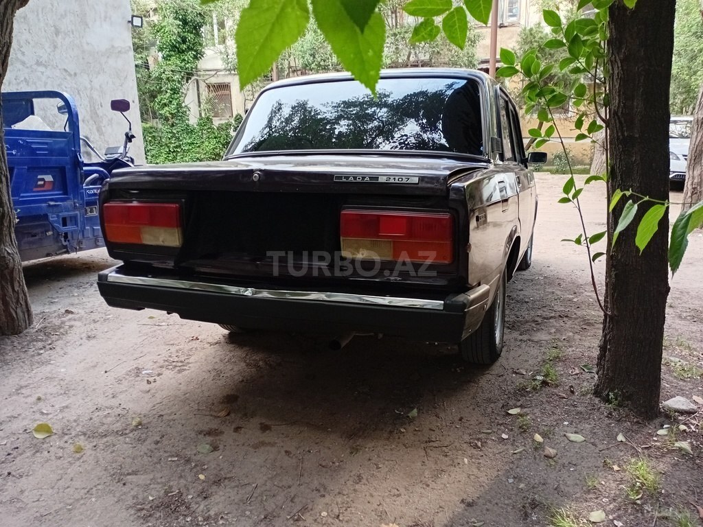 LADA (VAZ) 2107