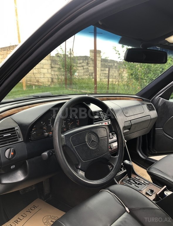 Mercedes C 230