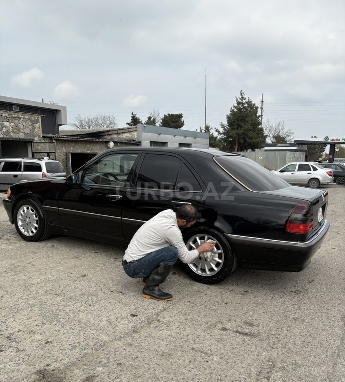 Mercedes C 230