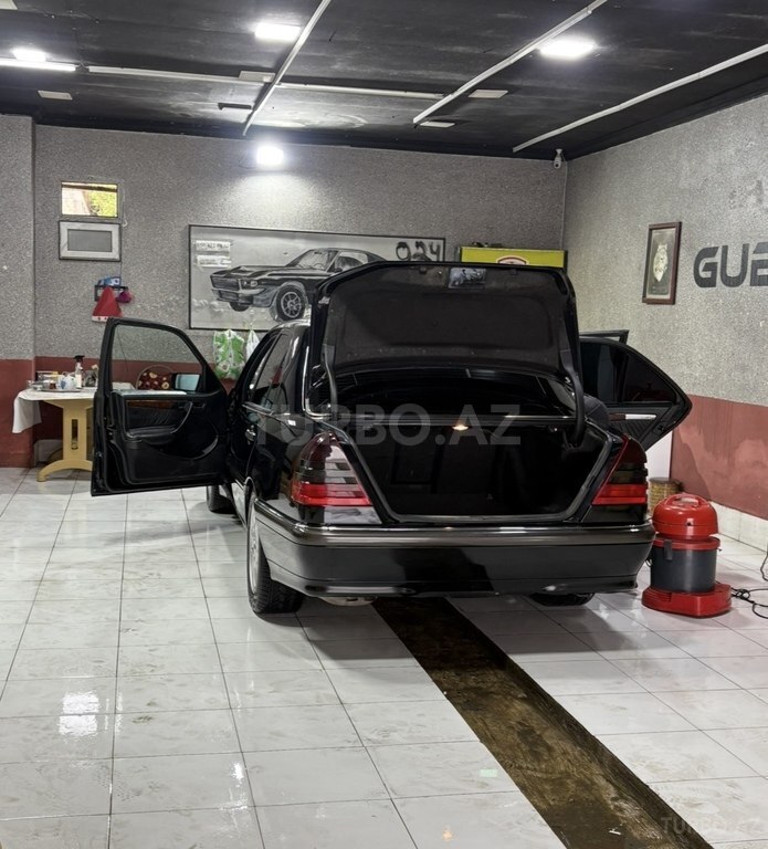 Mercedes C 230