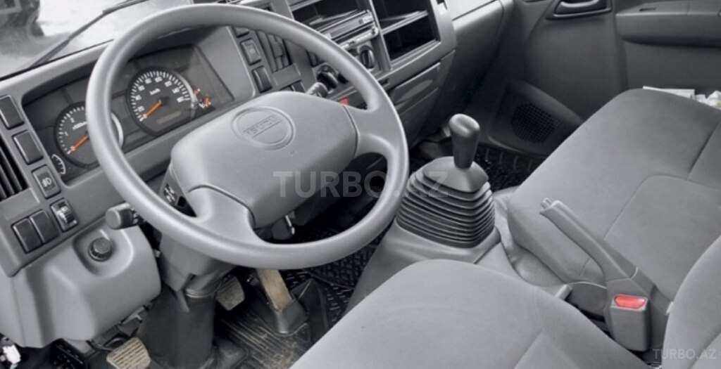 Isuzu NMR 85 H