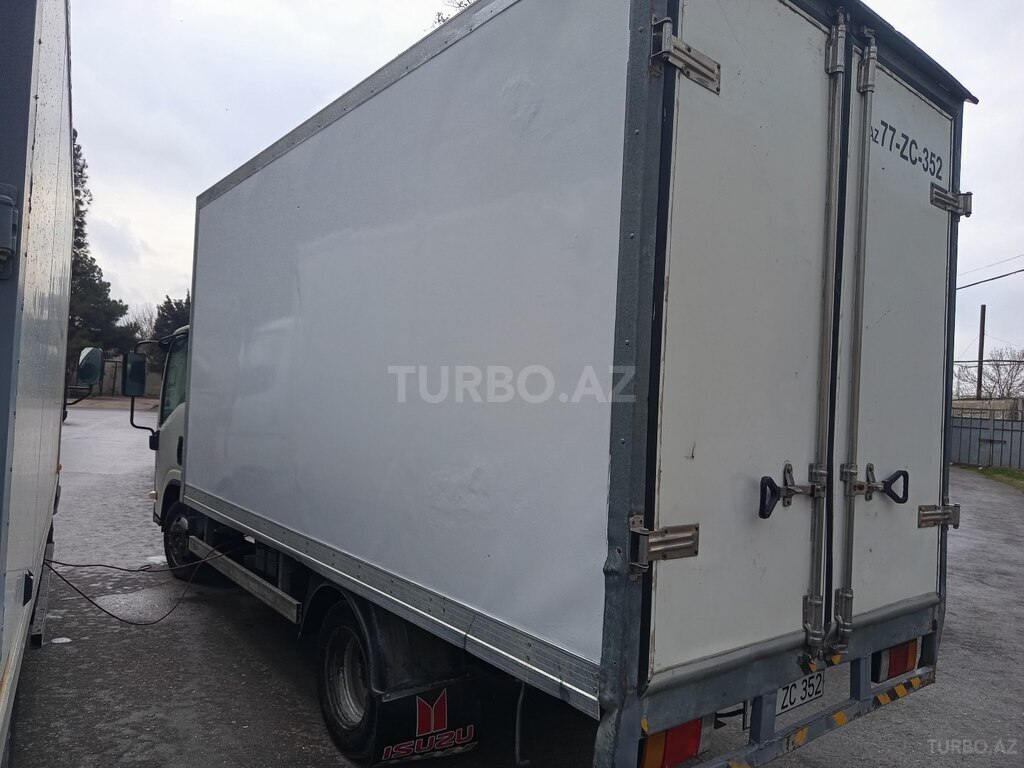 Isuzu NMR 85 H