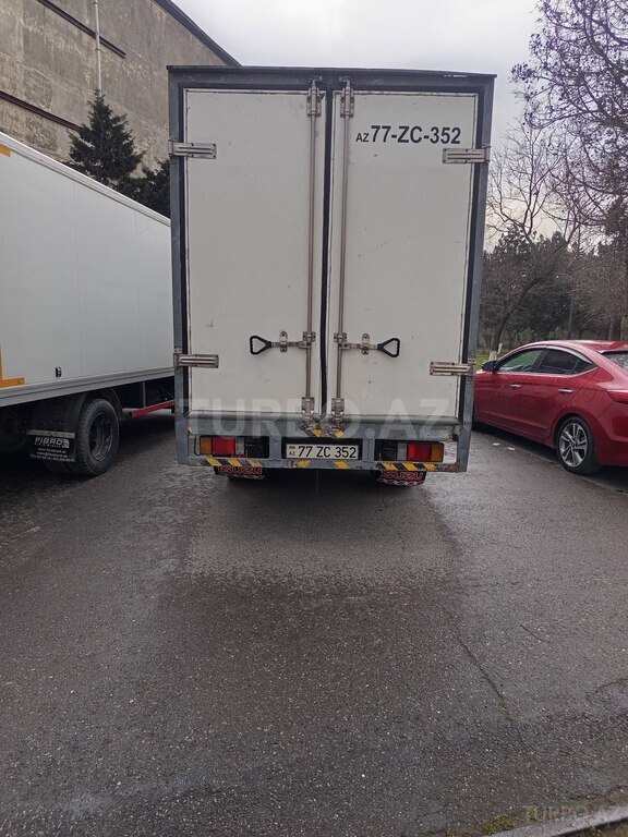 Isuzu NMR 85 H