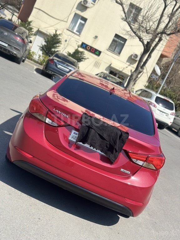 Hyundai Elantra