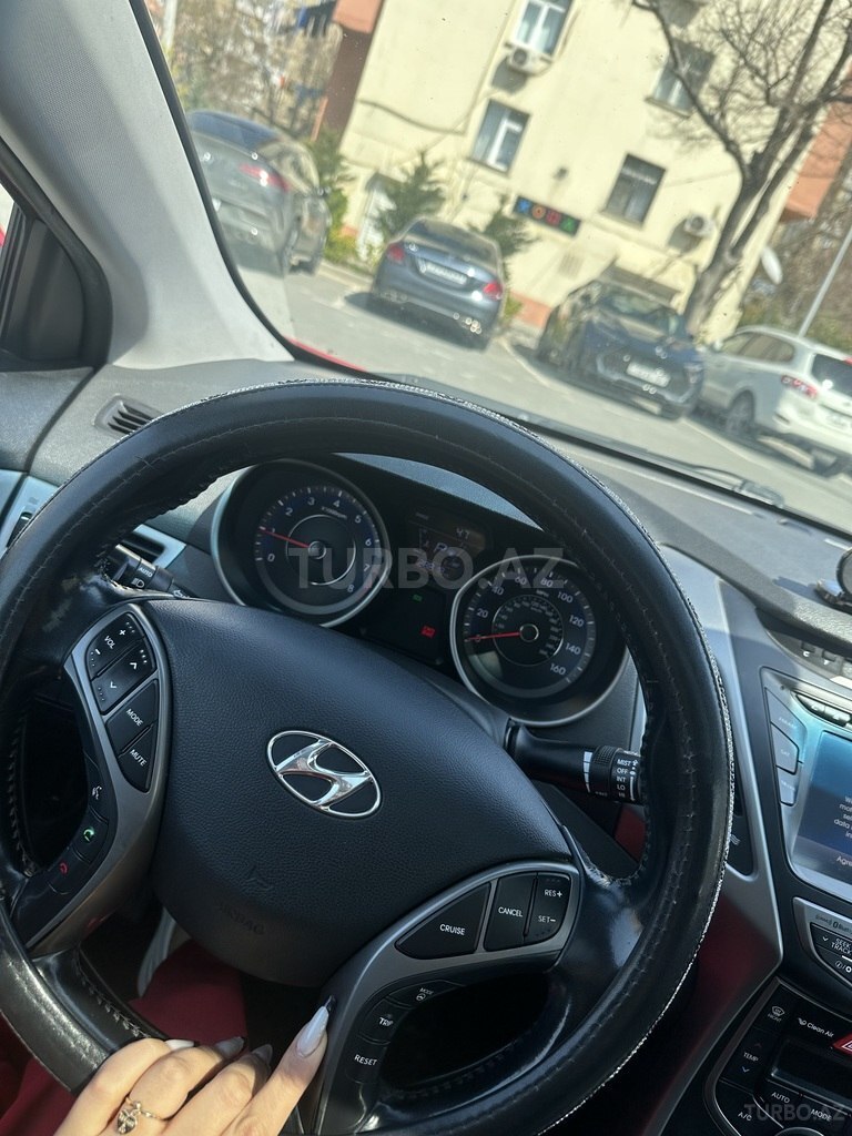 Hyundai Elantra