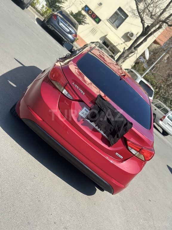 Hyundai Elantra